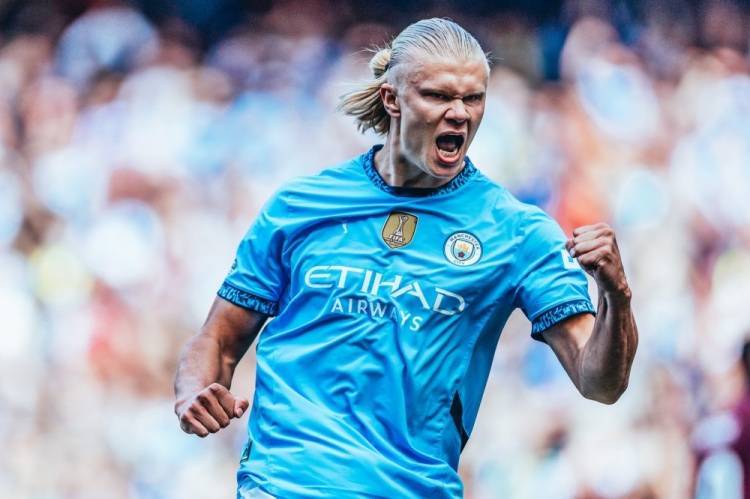 今日是哈兰德25岁生日，曼城社媒：祝我们的9号生日快乐??